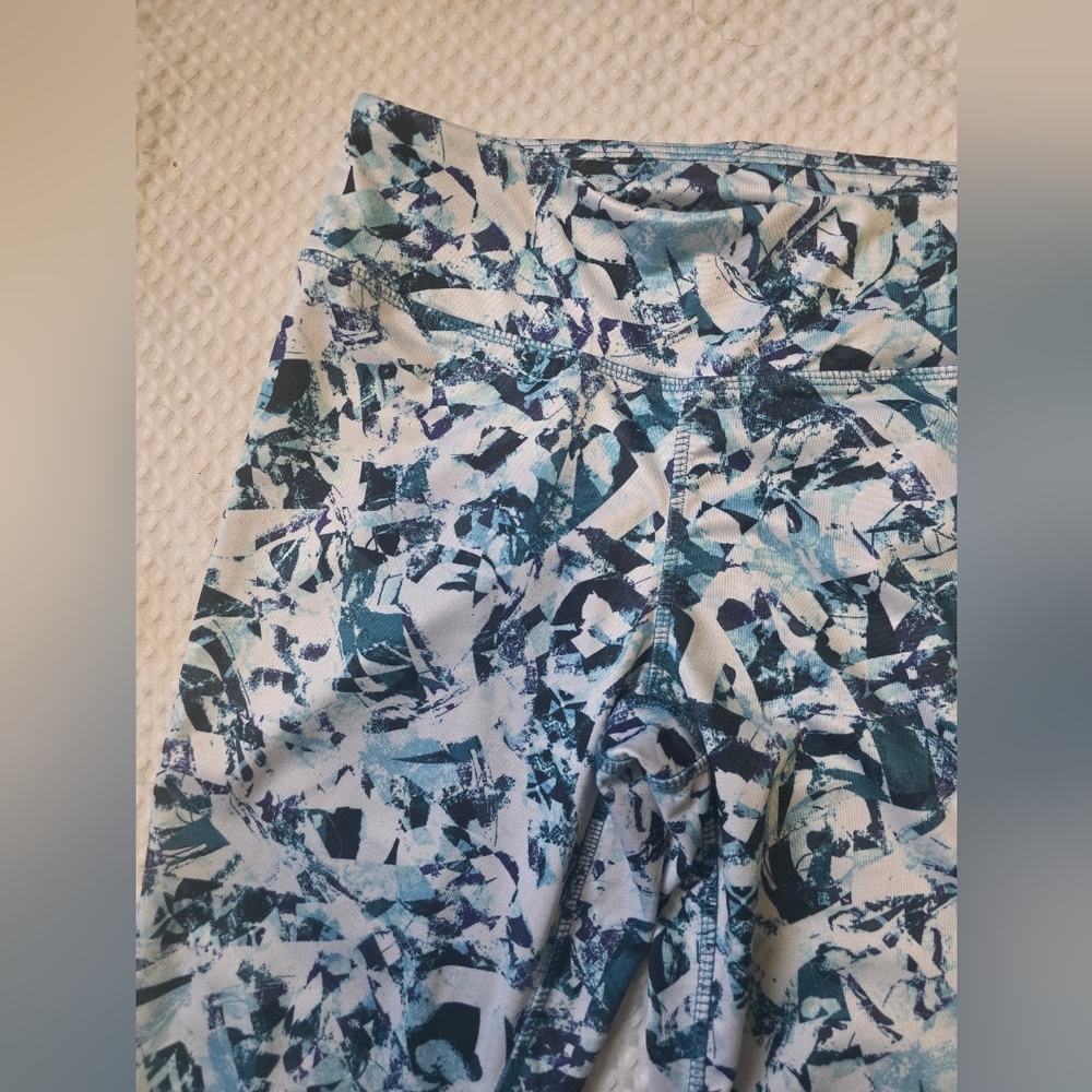 5/25$ Joe Fresh Blue and White Patterned Women Leggings - Picture 4 of 7